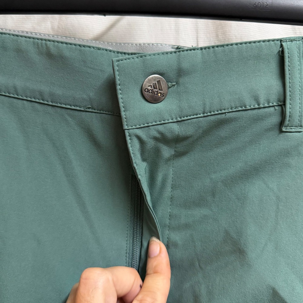 Adidas Mens Ultimate365 Golf Shorts Sage Green Performance Stretch Size 40 - Picture 3 of 6